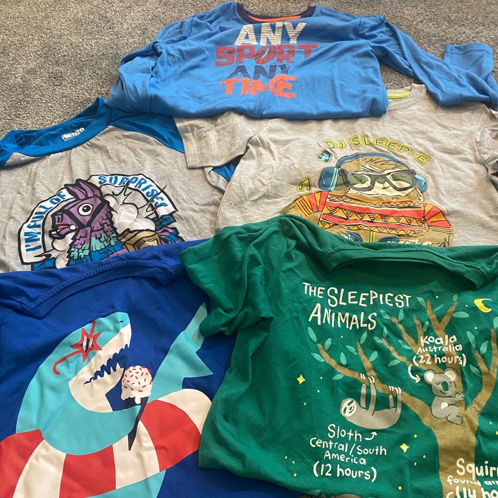 🤩Bundle of boys xl pajama tops 4 short sleeve and 1 long sleeve like new